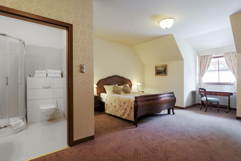 Hotel Folwark Згеж Экстерьер фото