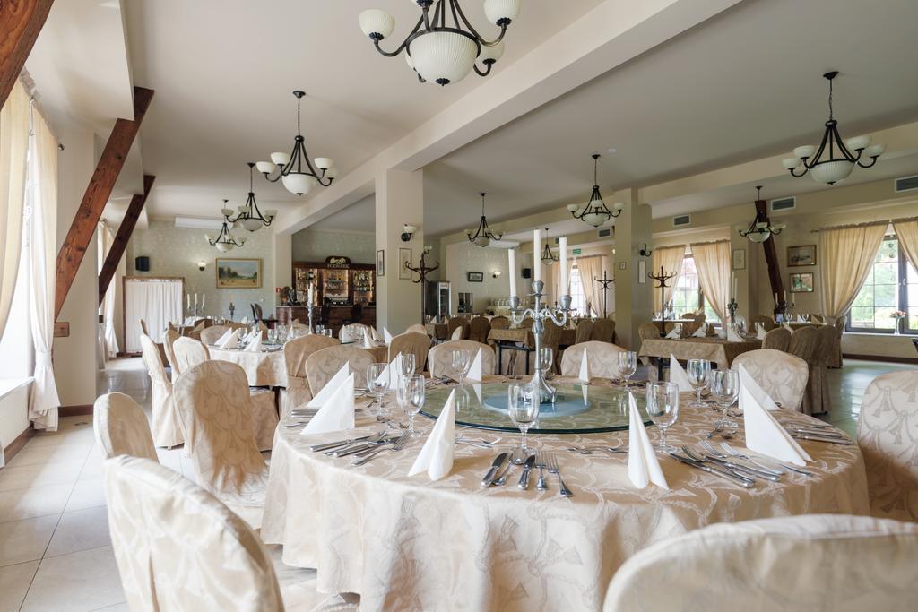 Hotel Folwark Згеж Экстерьер фото