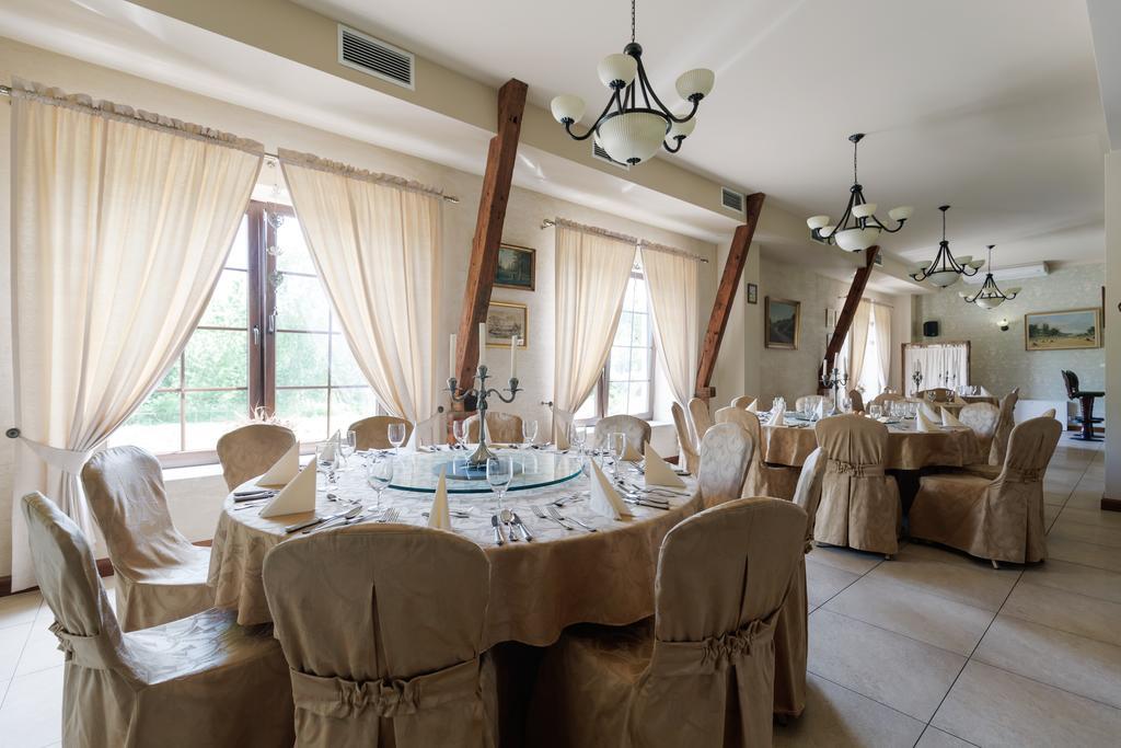 Hotel Folwark Згеж Экстерьер фото