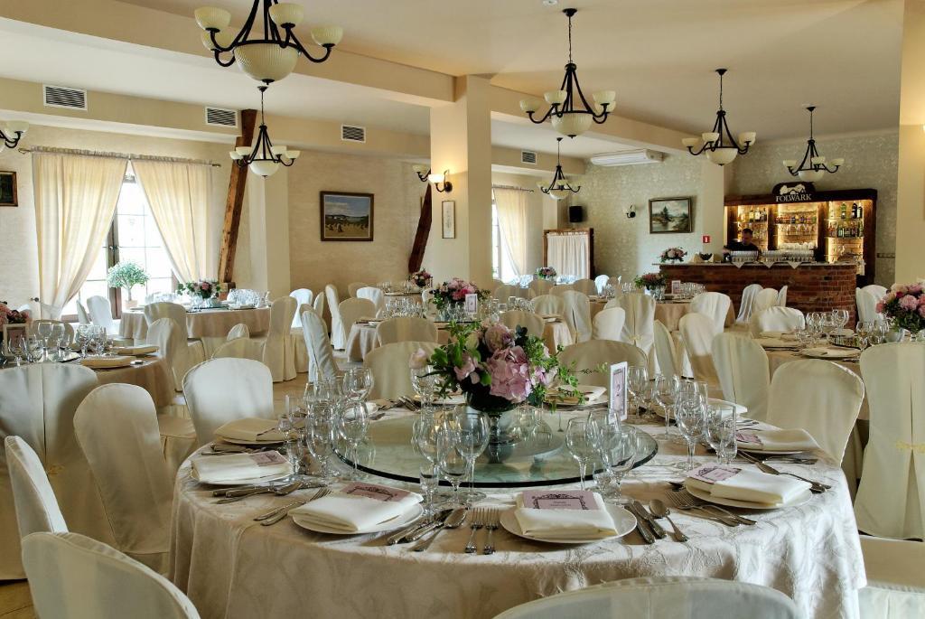 Hotel Folwark Згеж Экстерьер фото
