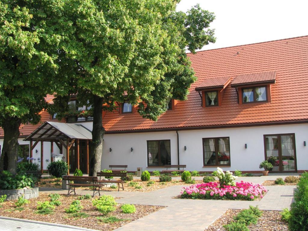 Hotel Folwark Згеж Экстерьер фото